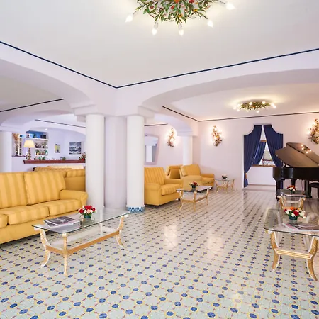 מלון Gran Paradiso 4*