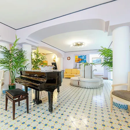 Gran Paradiso 4* كازاميتْشيولا تيرمي