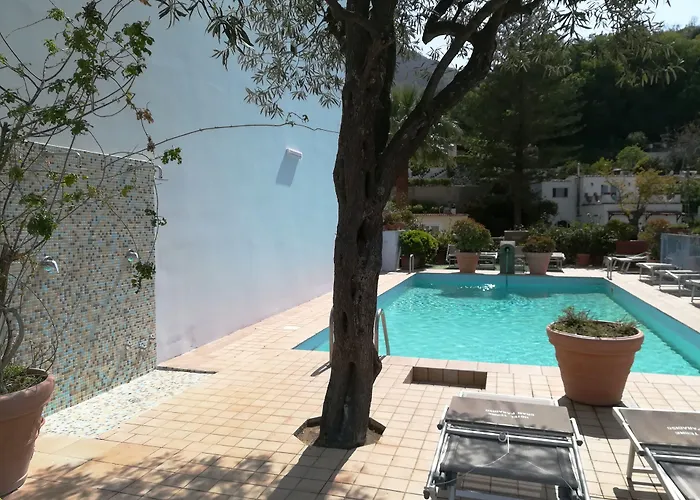 Ξενοδοχείο Gran Paradiso 4*