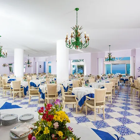 Gran Paradiso Hotel 4*