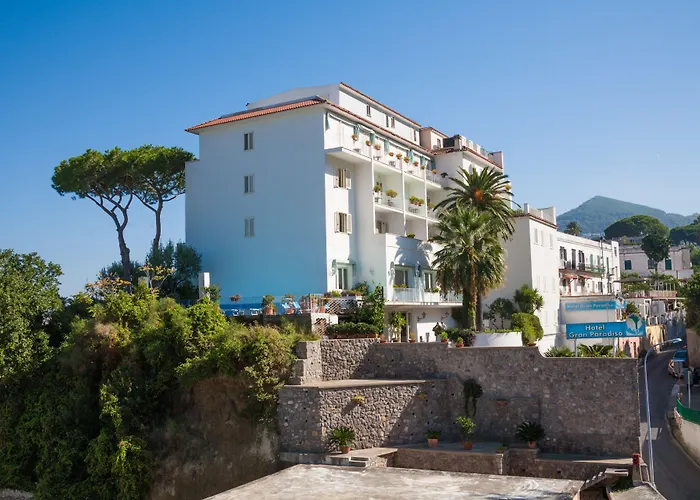 Gran Paradiso Отель Казамиччола-Терме